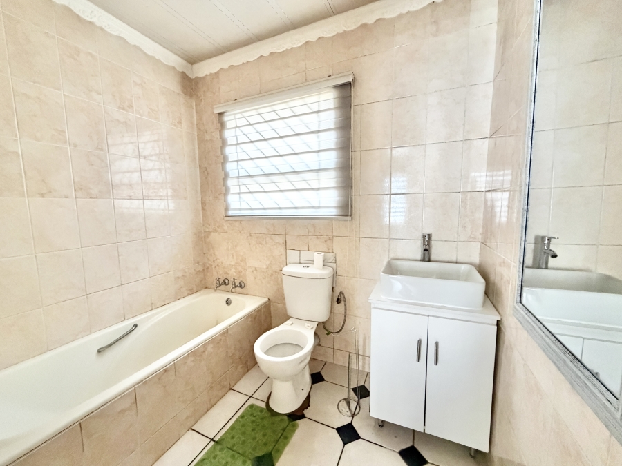 3 Bedroom Property for Sale in Ormonde View Gauteng