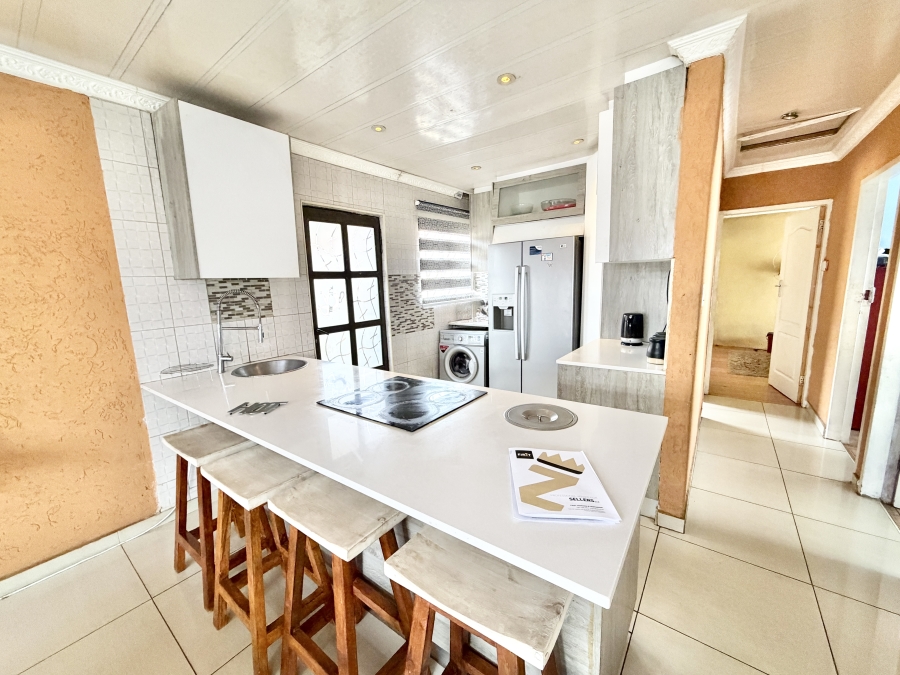 3 Bedroom Property for Sale in Ormonde View Gauteng