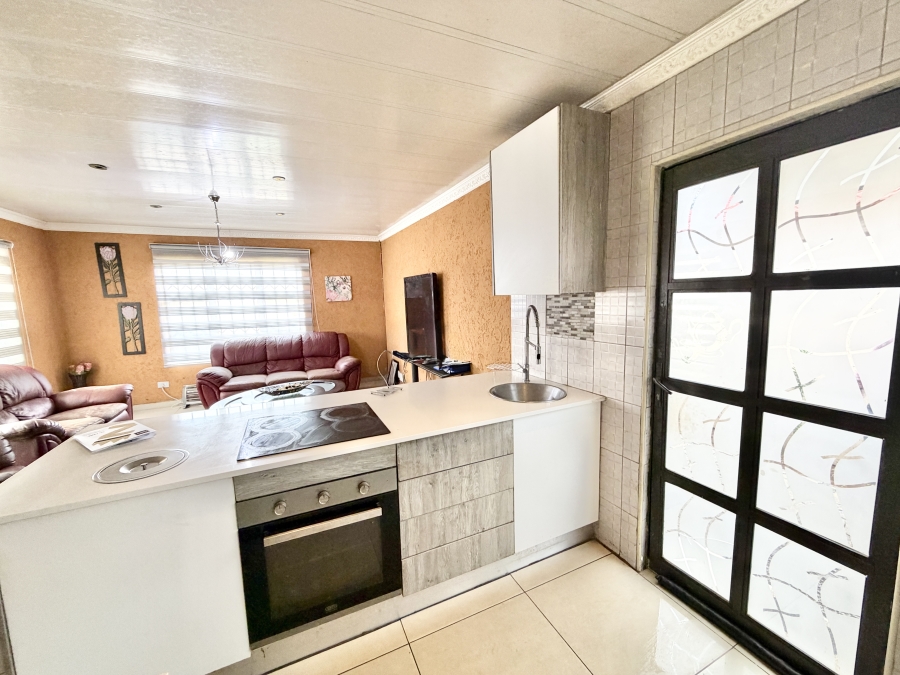 3 Bedroom Property for Sale in Ormonde View Gauteng