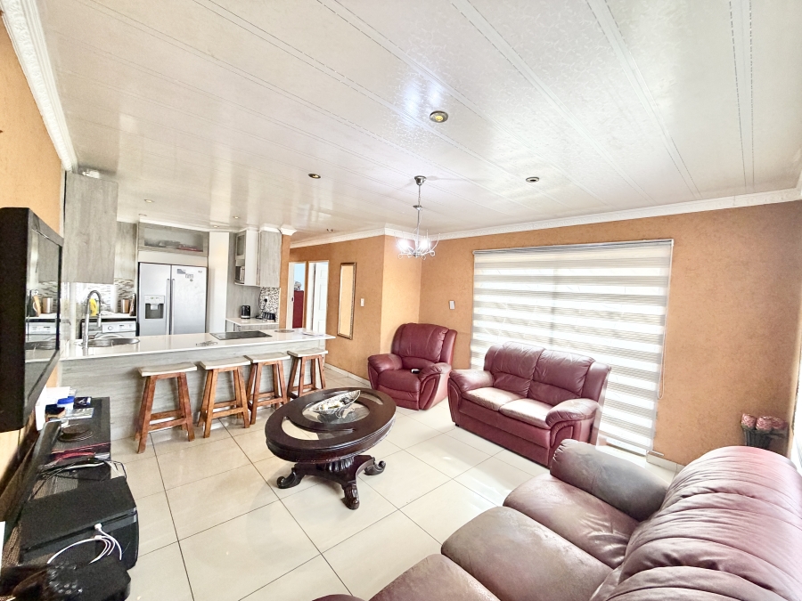 3 Bedroom Property for Sale in Ormonde View Gauteng