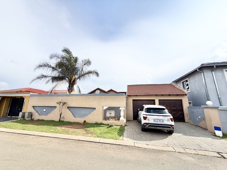 3 Bedroom Property for Sale in Ormonde View Gauteng