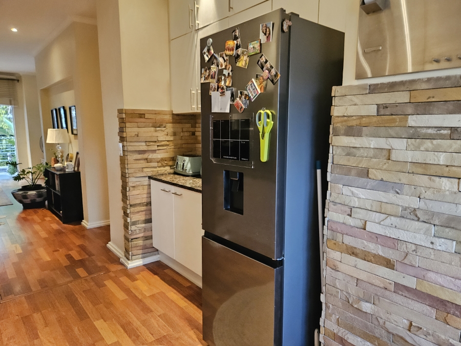 To Let 2 Bedroom Property for Rent in Hyde Park Gauteng