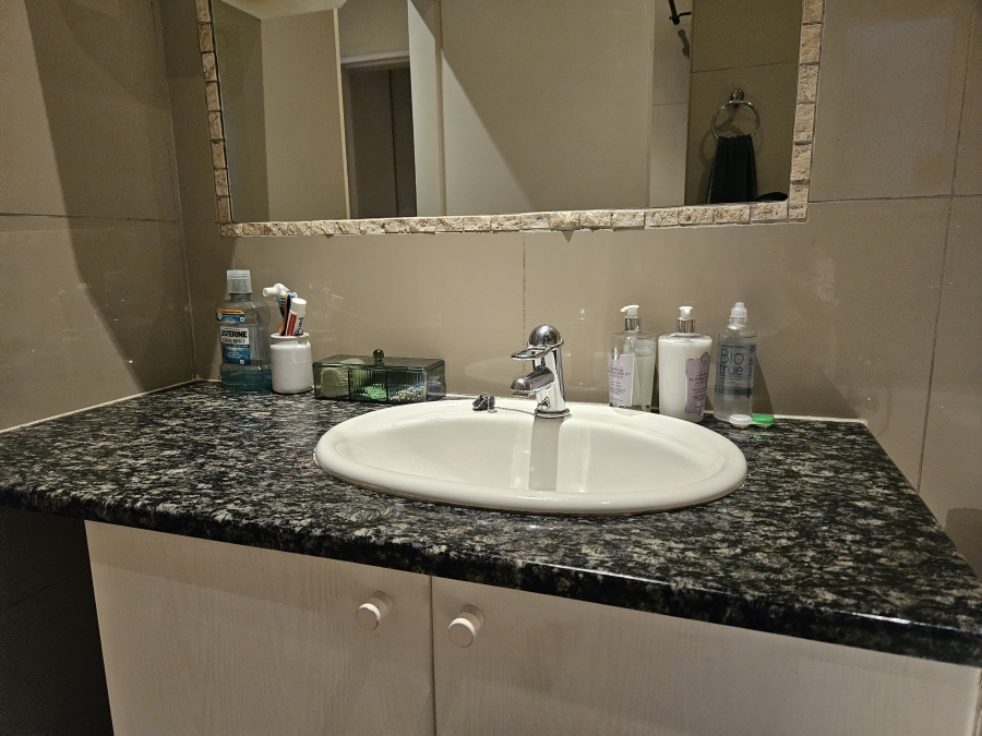 To Let 2 Bedroom Property for Rent in Hyde Park Gauteng