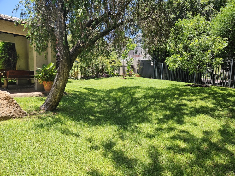 To Let 2 Bedroom Property for Rent in Hyde Park Gauteng