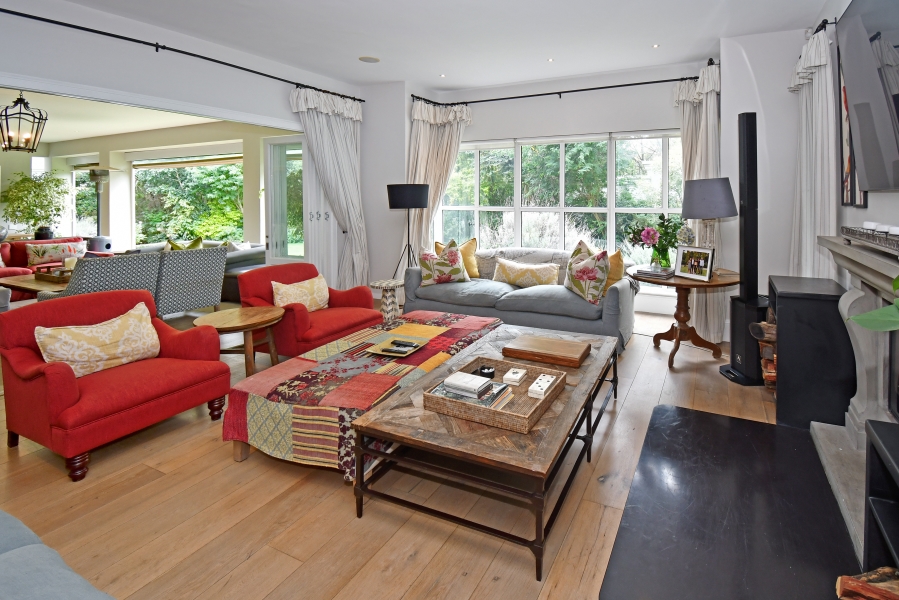 5 Bedroom Property for Sale in Hurlingham Gauteng