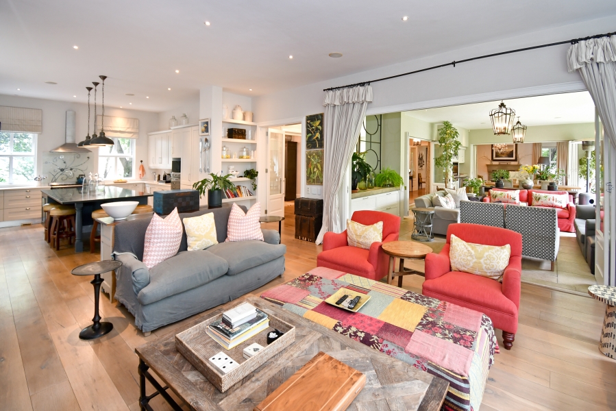 5 Bedroom Property for Sale in Hurlingham Gauteng