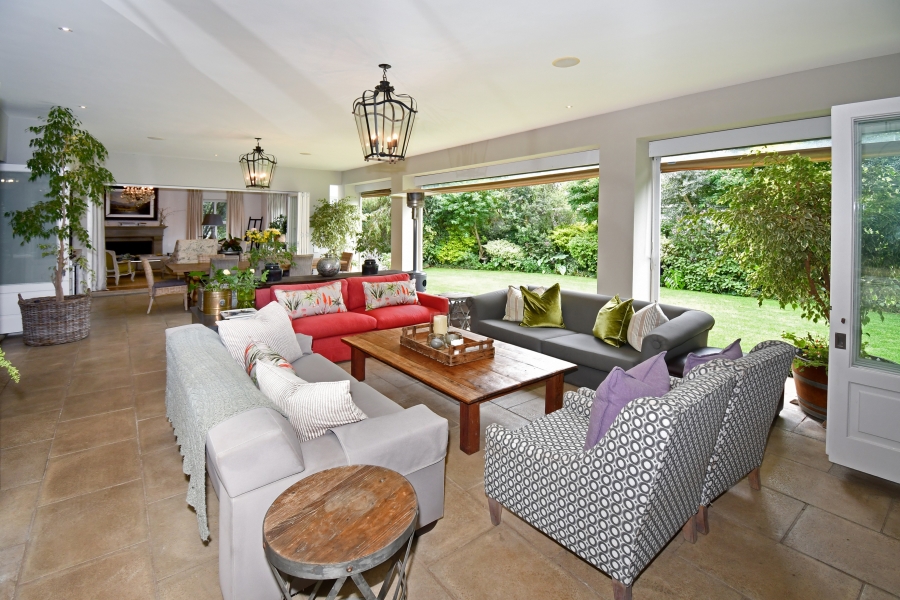 5 Bedroom Property for Sale in Hurlingham Gauteng