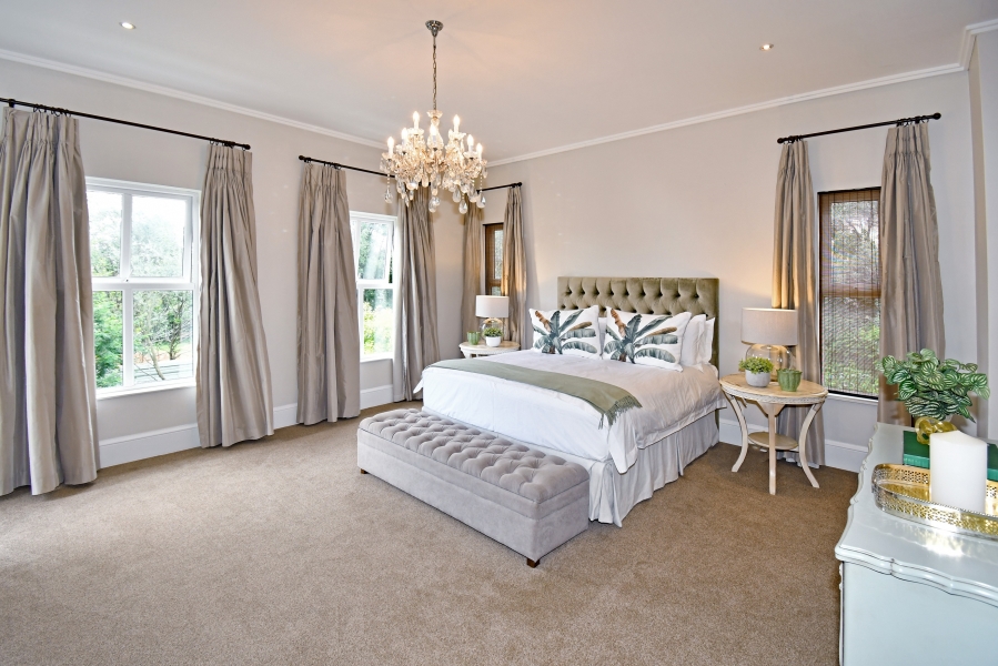5 Bedroom Property for Sale in Hurlingham Gauteng
