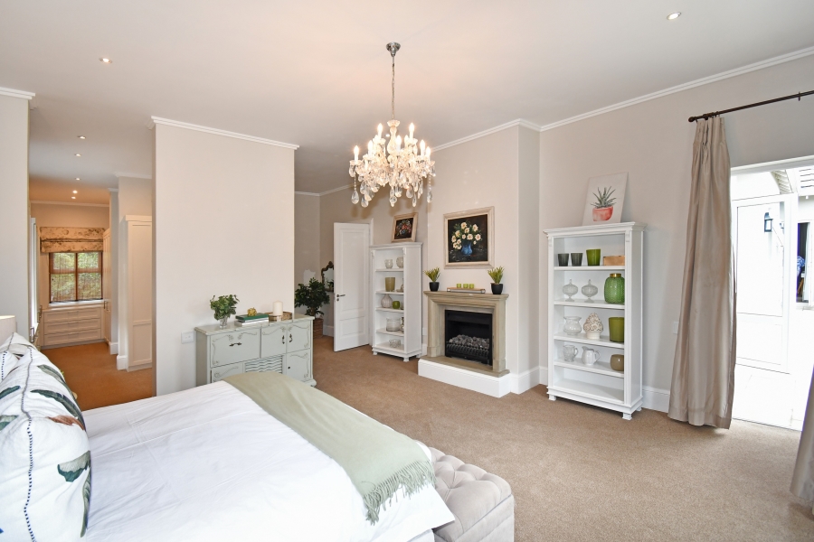 5 Bedroom Property for Sale in Hurlingham Gauteng