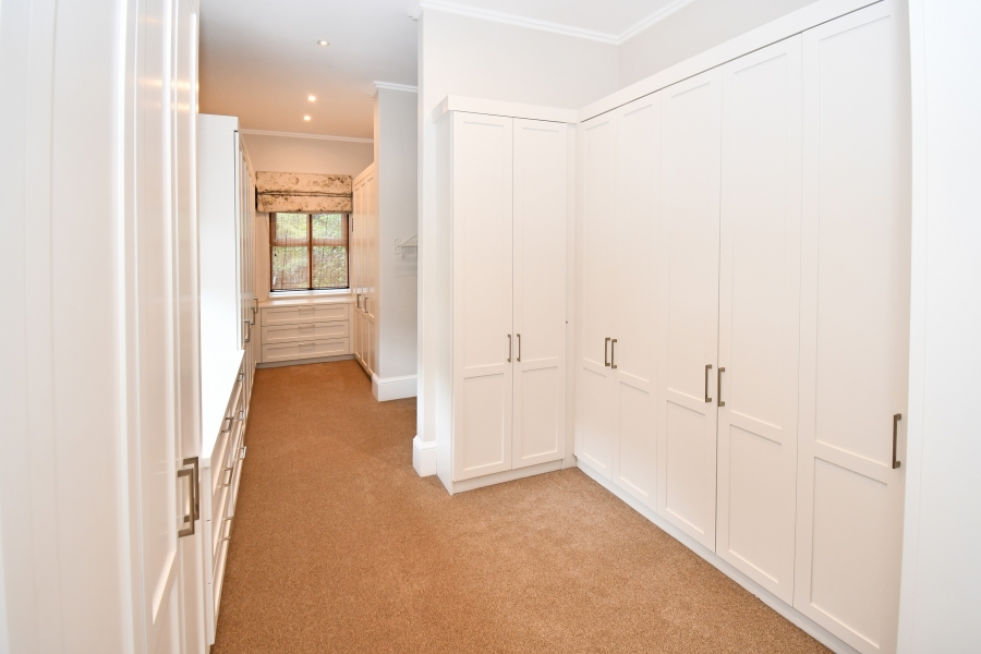 5 Bedroom Property for Sale in Hurlingham Gauteng