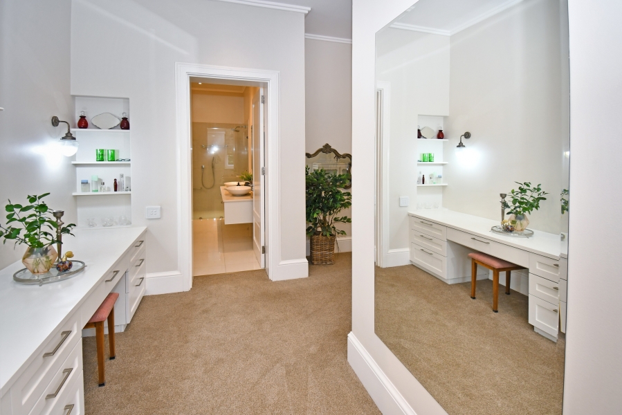 5 Bedroom Property for Sale in Hurlingham Gauteng