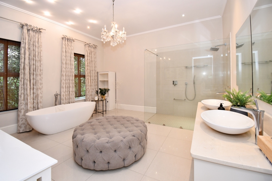 5 Bedroom Property for Sale in Hurlingham Gauteng