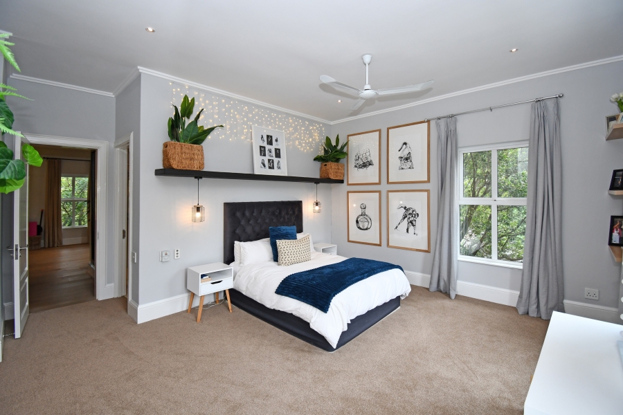 5 Bedroom Property for Sale in Hurlingham Gauteng