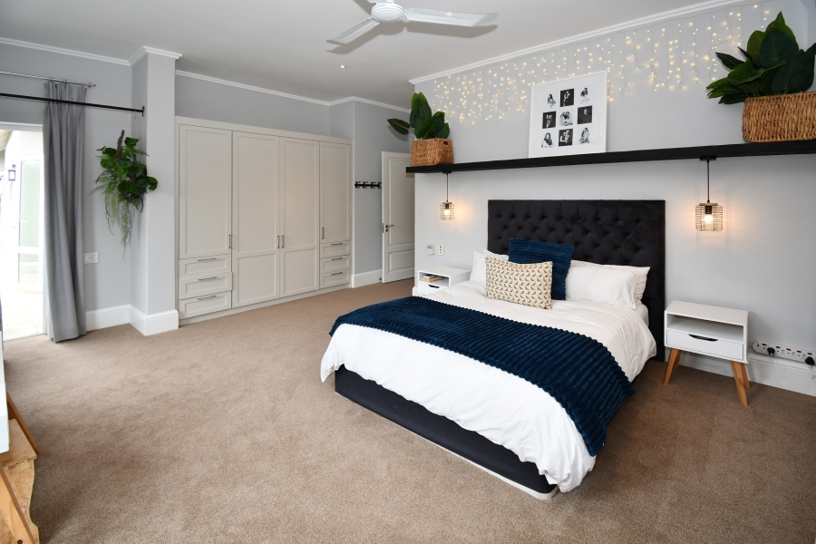 5 Bedroom Property for Sale in Hurlingham Gauteng