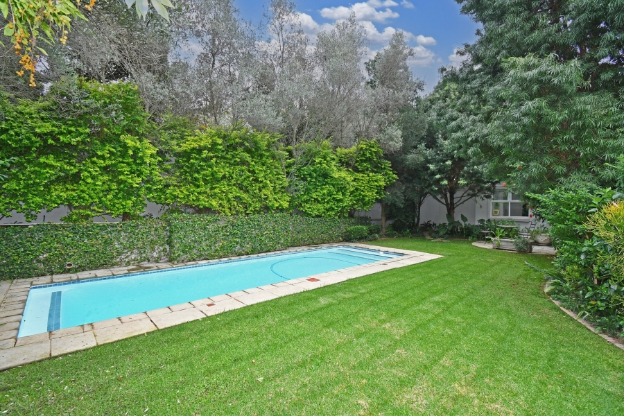 5 Bedroom Property for Sale in Hurlingham Gauteng