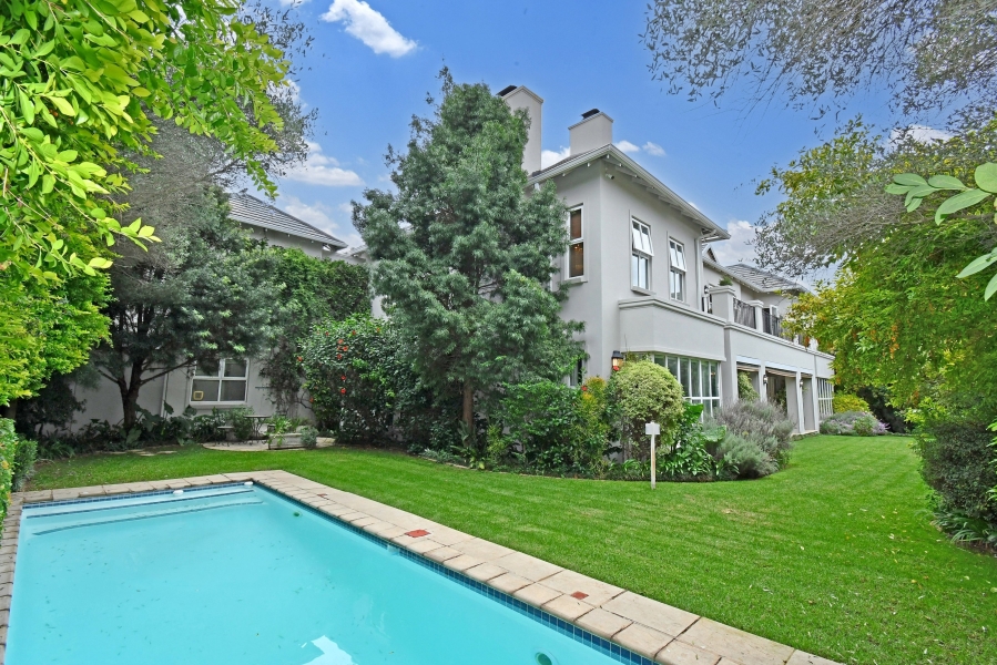 5 Bedroom Property for Sale in Hurlingham Gauteng