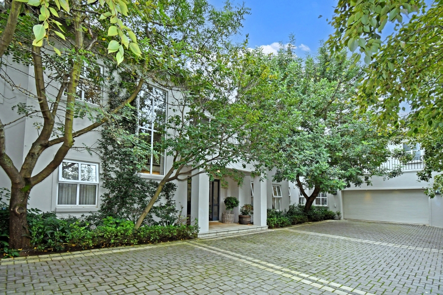5 Bedroom Property for Sale in Hurlingham Gauteng