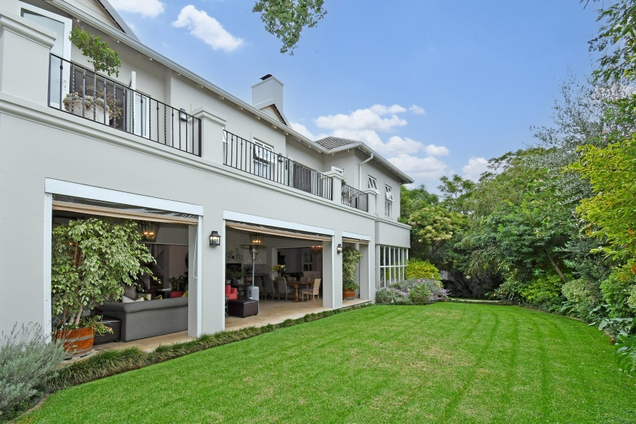 5 Bedroom Property for Sale in Hurlingham Gauteng