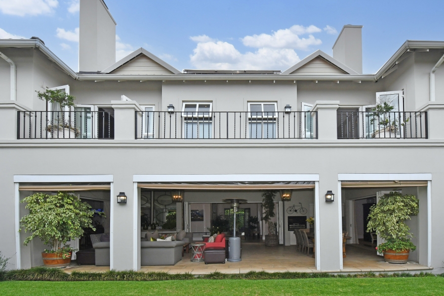 5 Bedroom Property for Sale in Hurlingham Gauteng