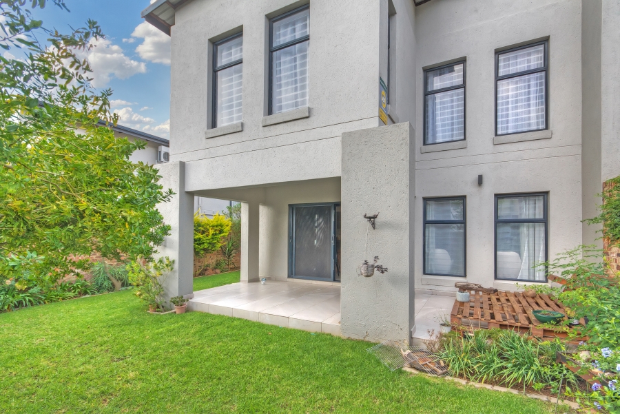 3 Bedroom Property for Sale in Crowthorne AH Gauteng