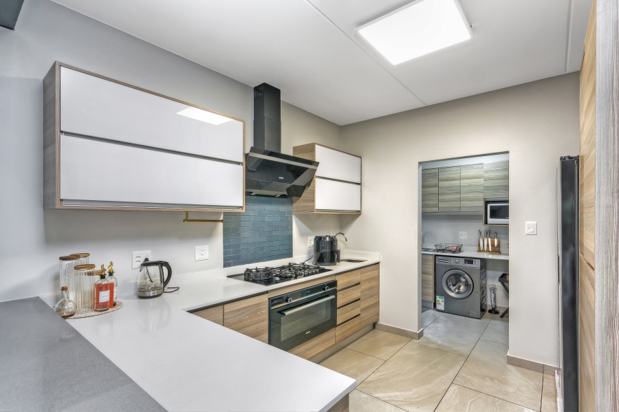 3 Bedroom Property for Sale in Crowthorne AH Gauteng