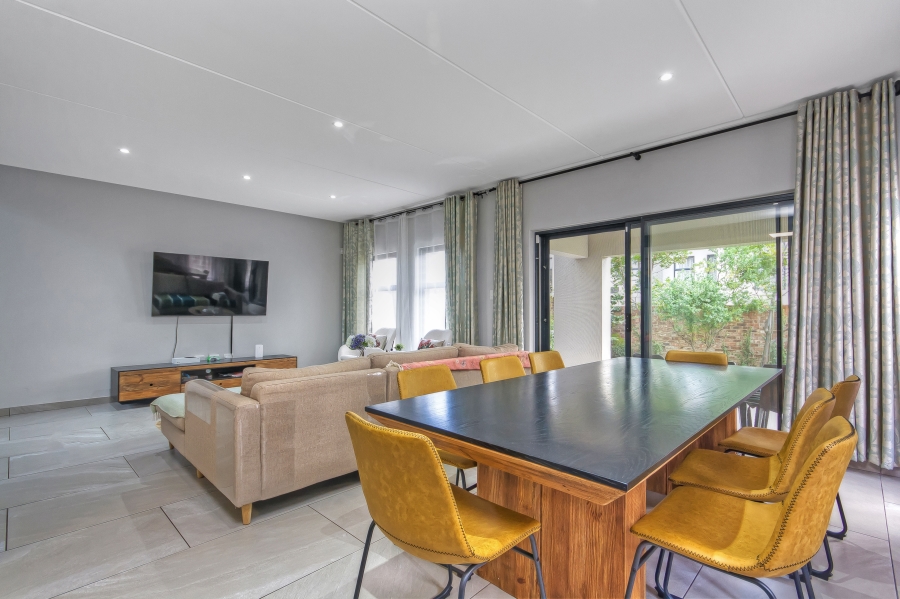 3 Bedroom Property for Sale in Crowthorne AH Gauteng