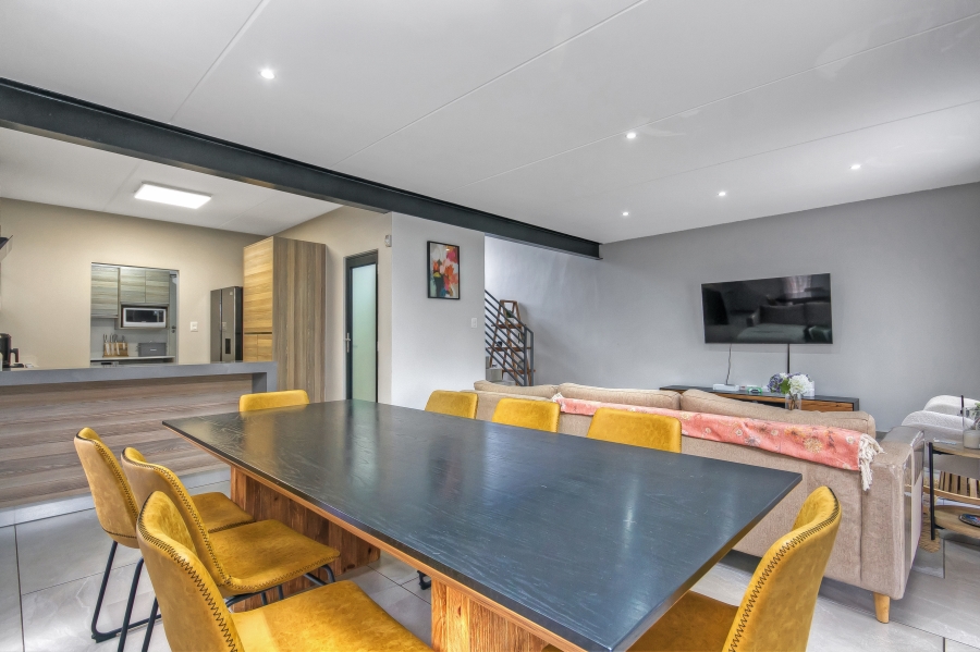 3 Bedroom Property for Sale in Crowthorne AH Gauteng