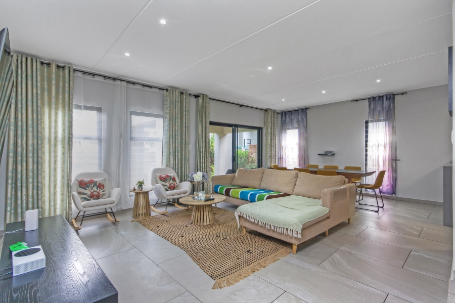 3 Bedroom Property for Sale in Crowthorne AH Gauteng