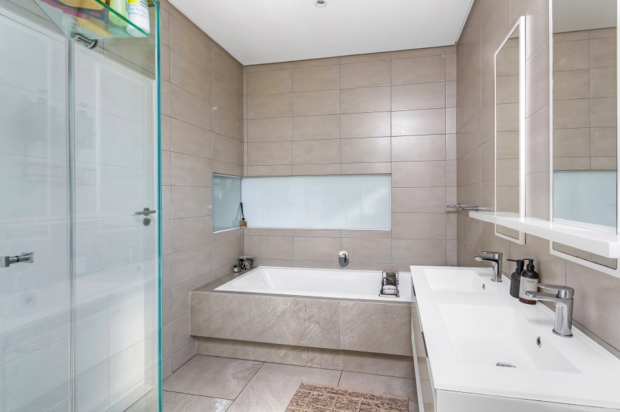 3 Bedroom Property for Sale in Crowthorne AH Gauteng