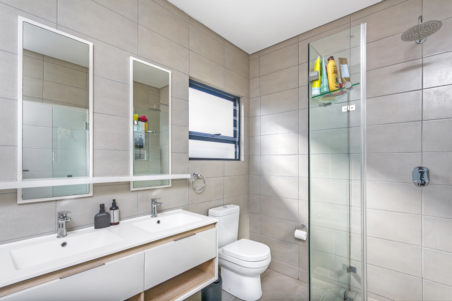 3 Bedroom Property for Sale in Crowthorne AH Gauteng