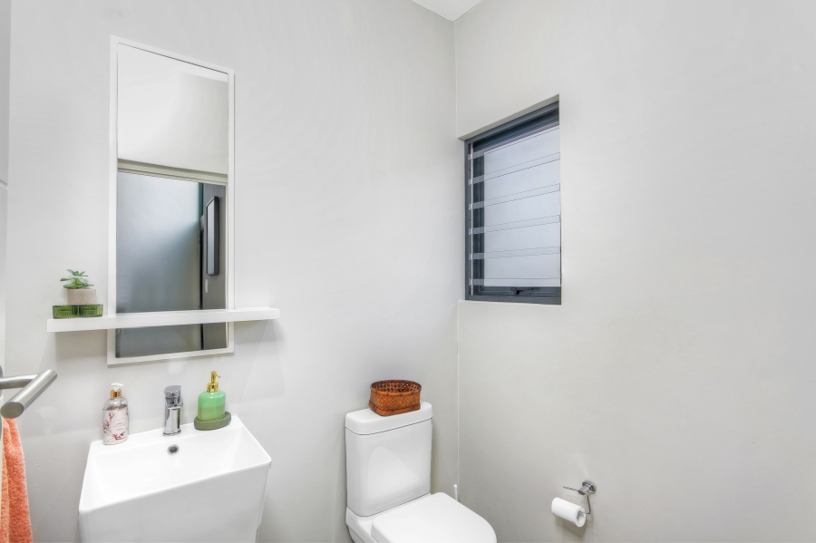 3 Bedroom Property for Sale in Crowthorne AH Gauteng