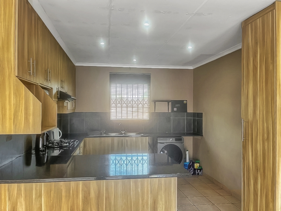 2 Bedroom Property for Sale in Vorna Valley Gauteng