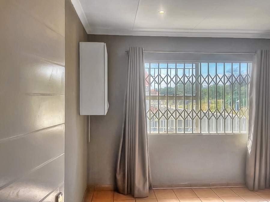 2 Bedroom Property for Sale in Vorna Valley Gauteng