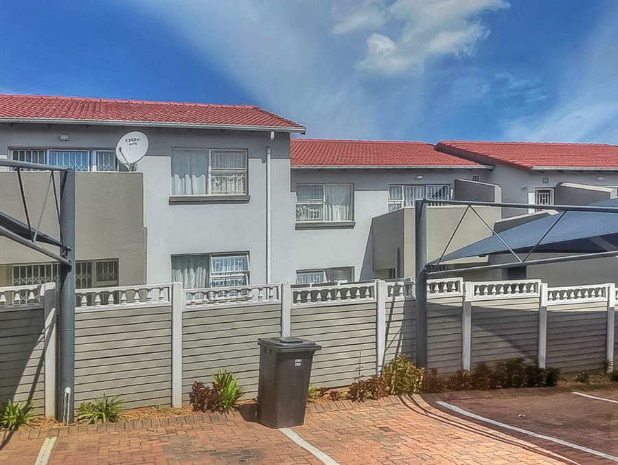 2 Bedroom Property for Sale in Vorna Valley Gauteng