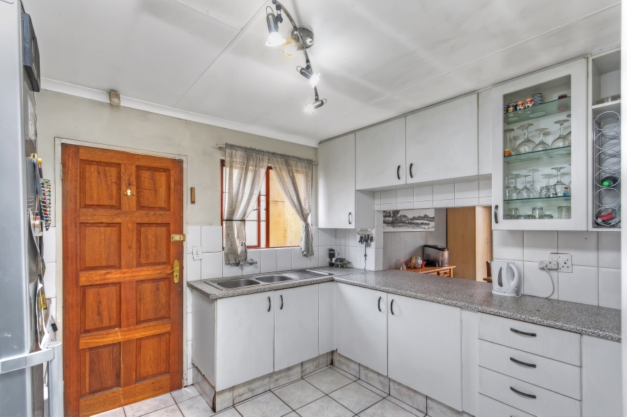 3 Bedroom Property for Sale in Barbeque Downs Gauteng