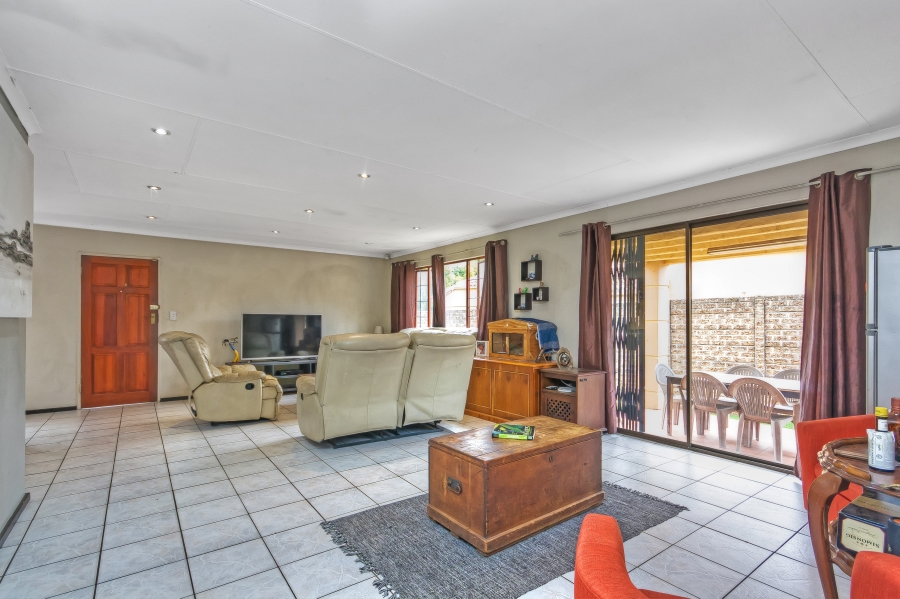 3 Bedroom Property for Sale in Barbeque Downs Gauteng