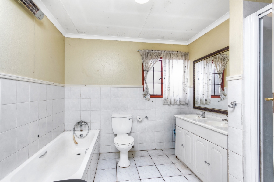 3 Bedroom Property for Sale in Barbeque Downs Gauteng