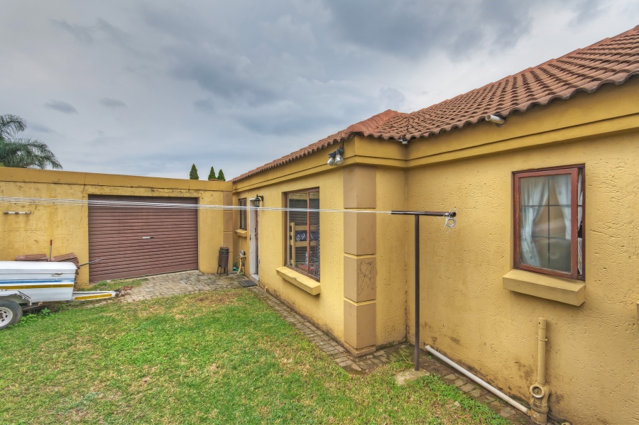 3 Bedroom Property for Sale in Barbeque Downs Gauteng