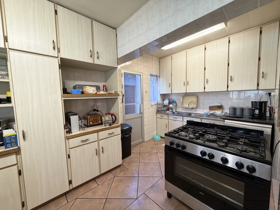 5 Bedroom Property for Sale in Oakdene Gauteng