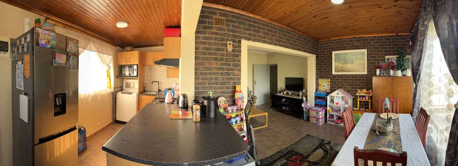 5 Bedroom Property for Sale in Oakdene Gauteng