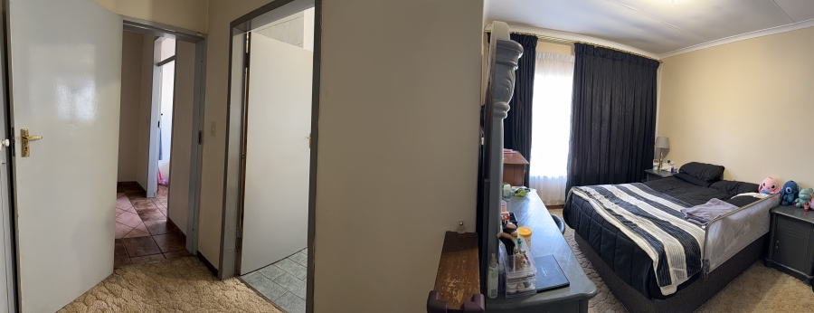 5 Bedroom Property for Sale in Oakdene Gauteng