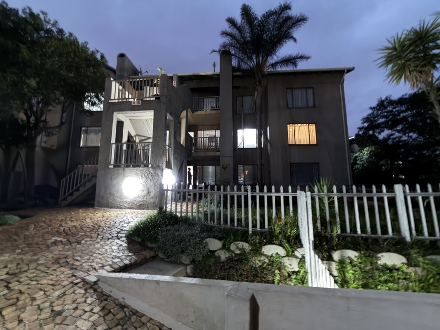 2 Bedroom Property for Sale in Mulbarton Gauteng