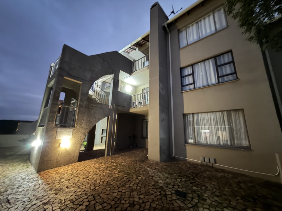 2 Bedroom Property for Sale in Mulbarton Gauteng