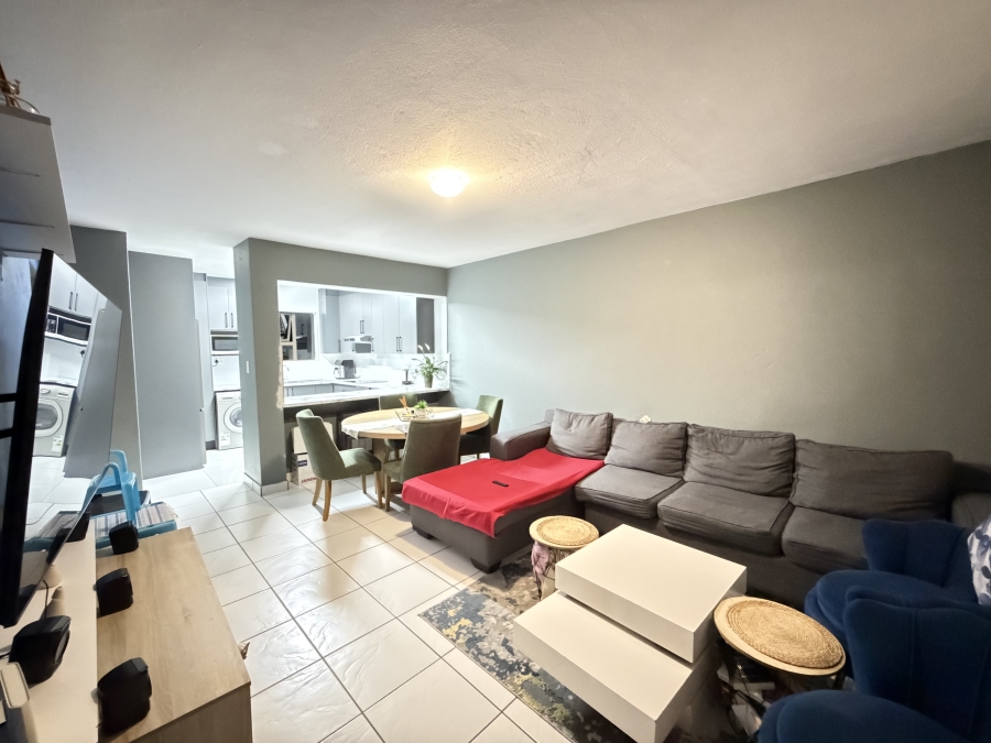 2 Bedroom Property for Sale in Mulbarton Gauteng