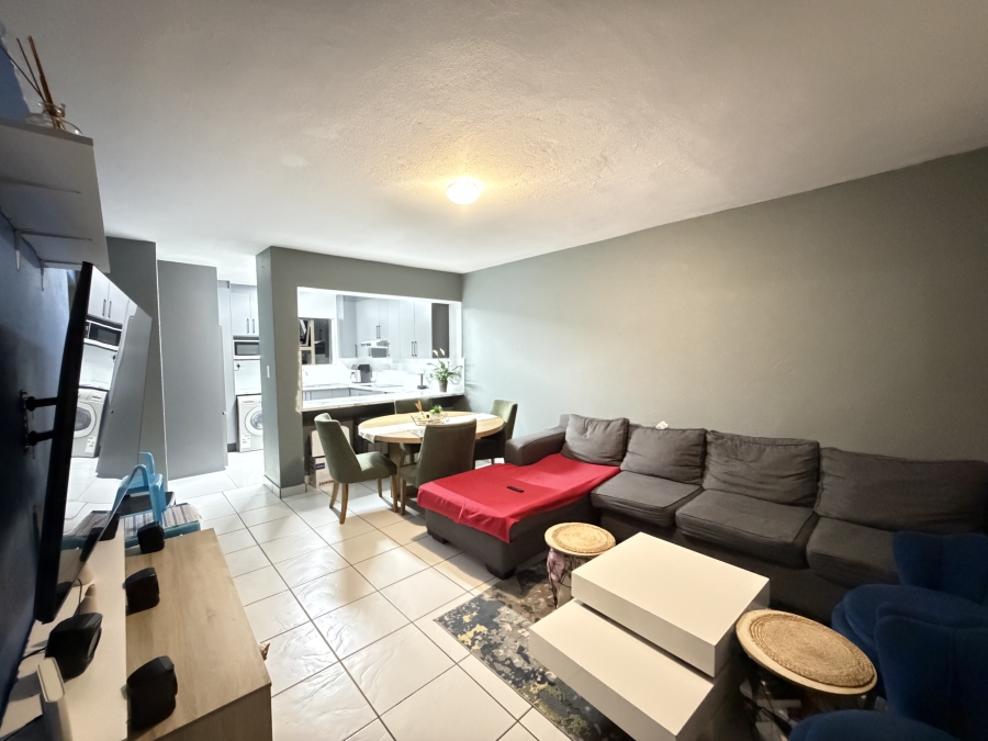 2 Bedroom Property for Sale in Mulbarton Gauteng