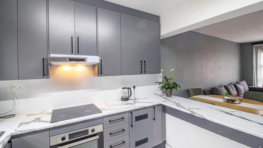 2 Bedroom Property for Sale in Mulbarton Gauteng