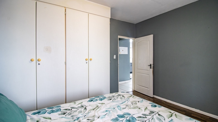 2 Bedroom Property for Sale in Mulbarton Gauteng