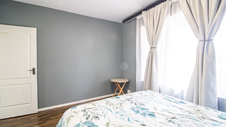 2 Bedroom Property for Sale in Mulbarton Gauteng