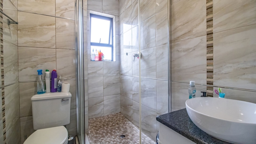 2 Bedroom Property for Sale in Mulbarton Gauteng