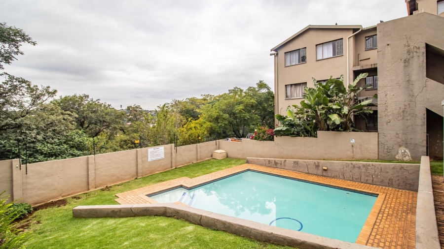 2 Bedroom Property for Sale in Mulbarton Gauteng